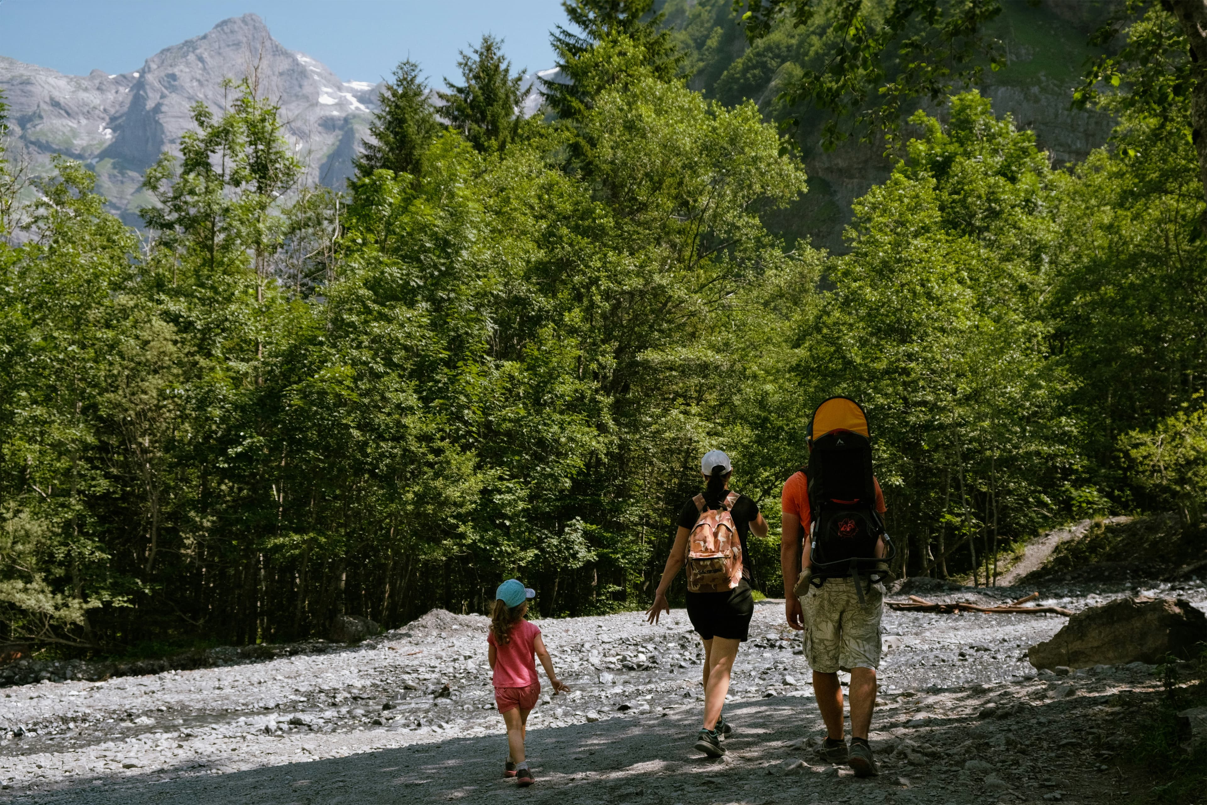 Photos d'une randonnée en famille dans les Alpes