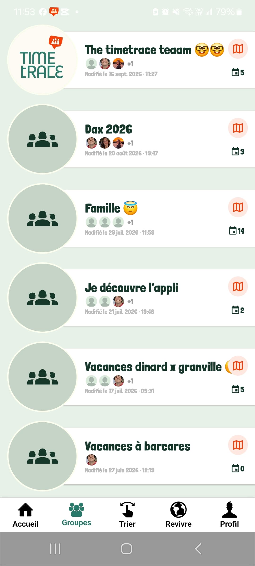 Écran « Mes groupes » dans l'application Timetrace : la liste des groupes, chacun avec ses membres et son nombre d'événements