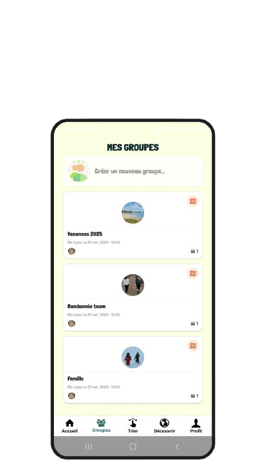 Écran « Mes groupes » dans l'application Timetrace : les groupes Vacances 2025, Randonnée team et Famille, chacun avec ses photos, ses membres et sa carte